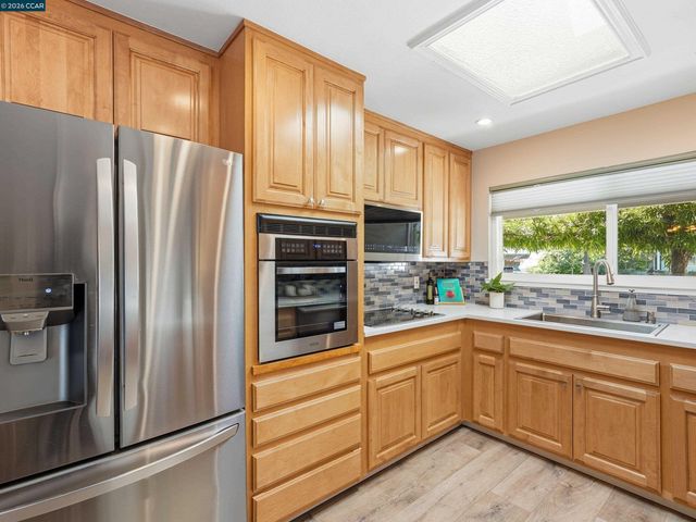 352 Donegal Way, Martinez, CA 94553