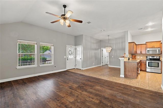 106 N Boardwalk Street, Stillwater, OK 74075