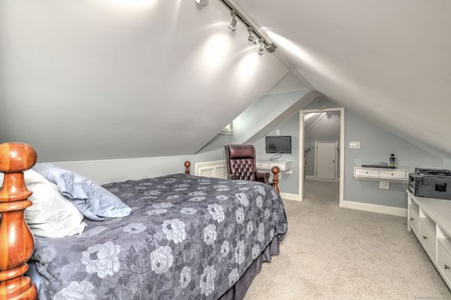 32 Wall Street, Milford, CT 06460