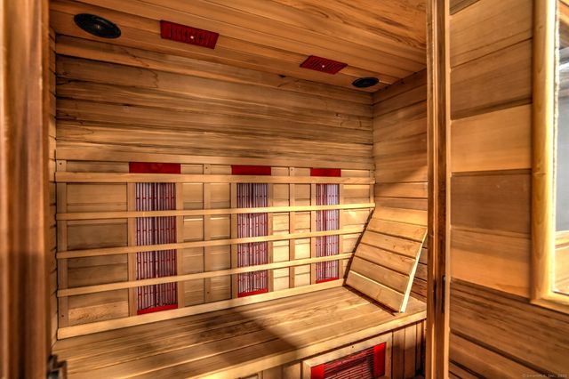 32 Wall Street, Milford, CT 06460