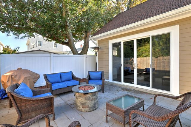 32 Wall Street, Milford, CT 06460