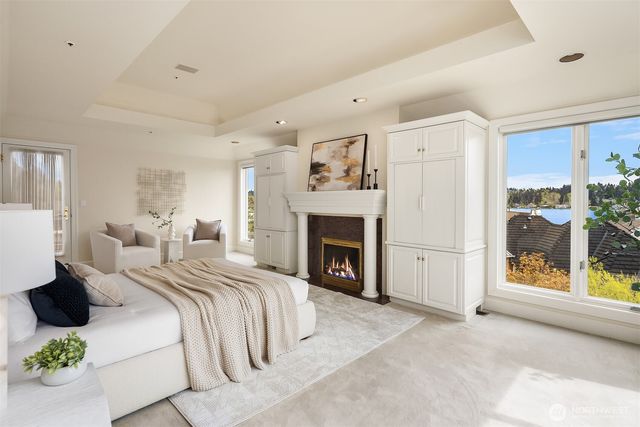 8496 NE Woodland Cove Drive, Kirkland, WA 98034