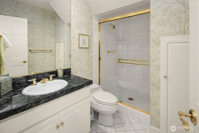 8496 NE Woodland Cove Drive, Kirkland, WA 98034