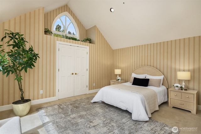 8496 NE Woodland Cove Drive, Kirkland, WA 98034