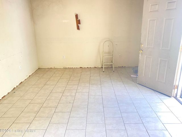 2424 Crop St, Louisville, KY 40212