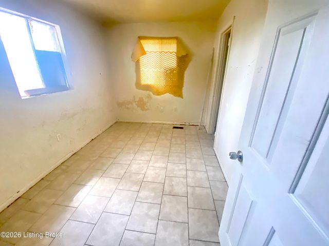 2424 Crop St, Louisville, KY 40212