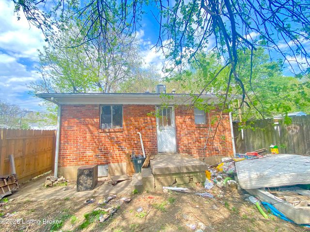 2424 Crop St, Louisville, KY 40212