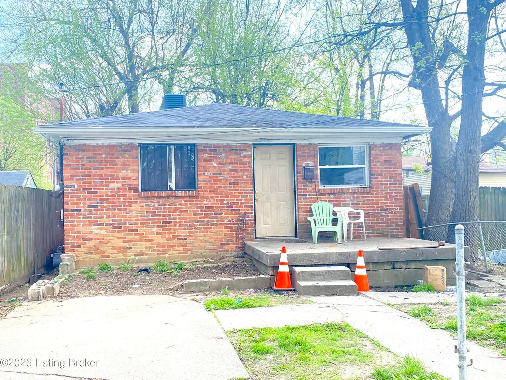 2424 Crop St, Louisville, KY 40212