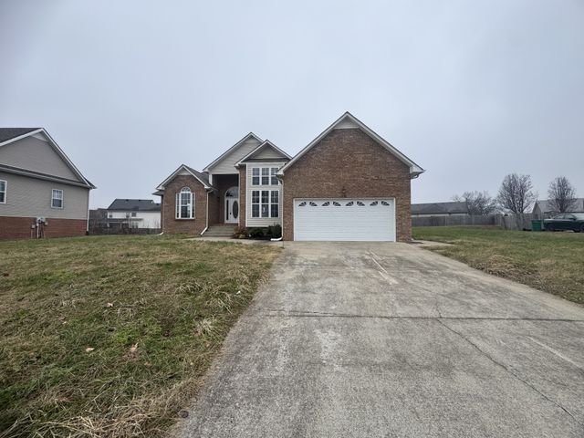 3216 Twelve Oaks Blvd, Clarksville, TN 37042