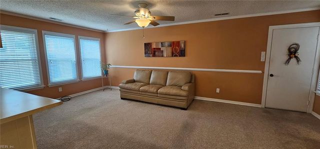925 N Scarlet Oak CT, Chesapeake, VA 23320