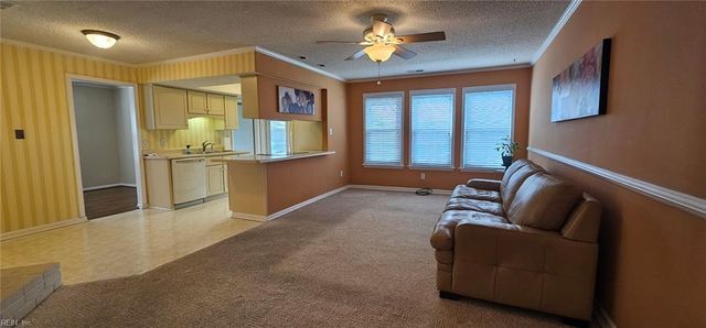925 N Scarlet Oak CT, Chesapeake, VA 23320