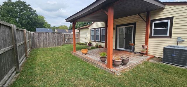 925 N Scarlet Oak CT, Chesapeake, VA 23320