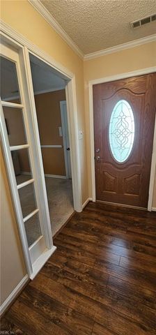 925 N Scarlet Oak CT, Chesapeake, VA 23320