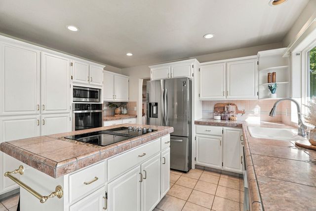 8704 N Kensington Dr, Spokane, WA 99208