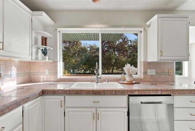 8704 N Kensington Dr, Spokane, WA 99208