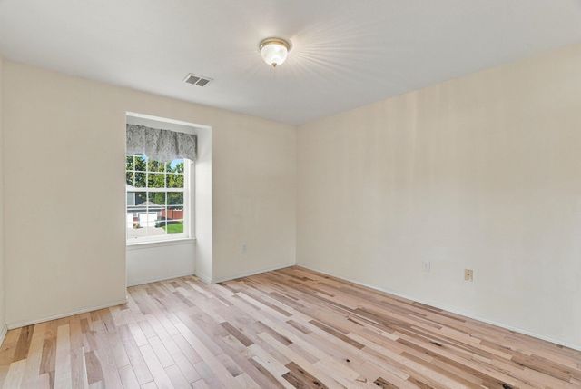 8704 N Kensington Dr, Spokane, WA 99208