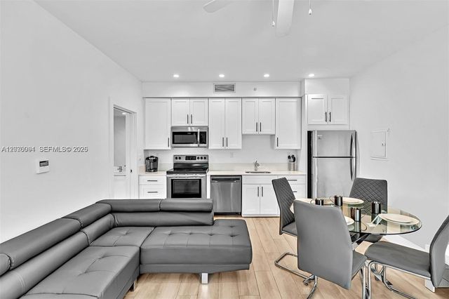 940 Michigan Avenue 10, Miami Beach, FL 33139