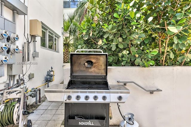 940 Michigan Avenue 10, Miami Beach, FL 33139