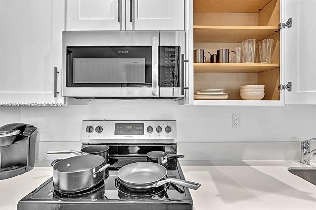 940 Michigan Avenue 10, Miami Beach, FL 33139