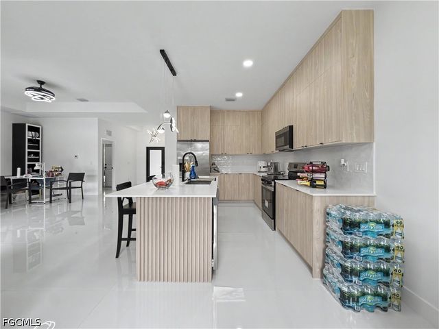 402 Thompson AVE, Lehigh Acres, FL 33972