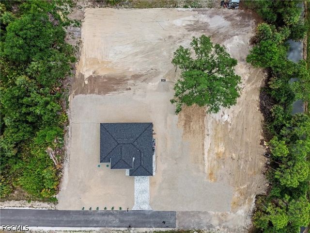 402 Thompson AVE, Lehigh Acres, FL 33972