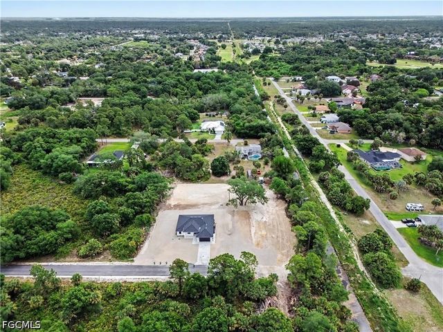 402 Thompson AVE, Lehigh Acres, FL 33972