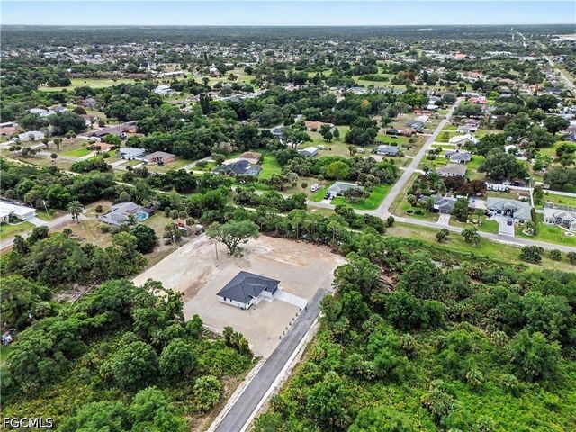 402 Thompson AVE, Lehigh Acres, FL 33972