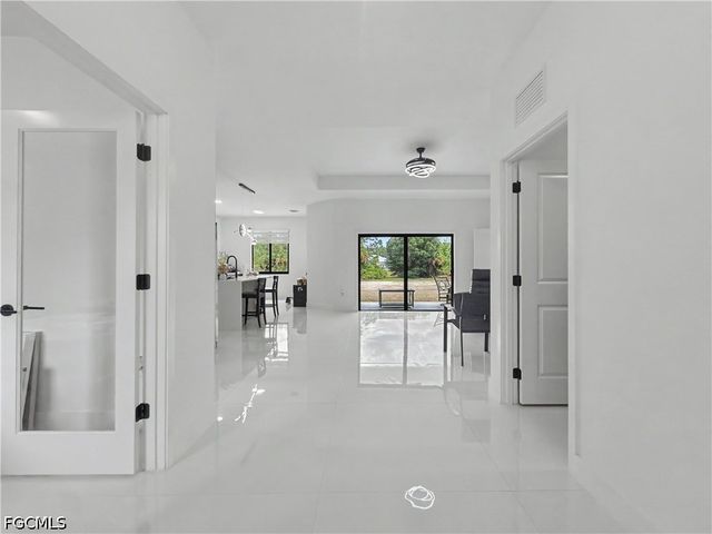 402 Thompson AVE, Lehigh Acres, FL 33972