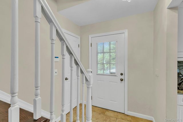 17 Lovell Road, Hampton Bays, NY 11946