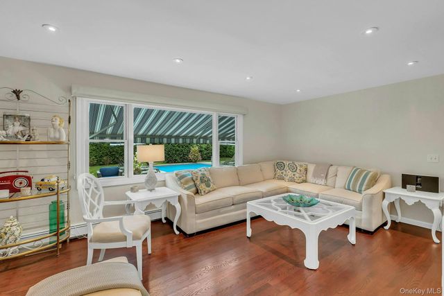 17 Lovell Road, Hampton Bays, NY 11946