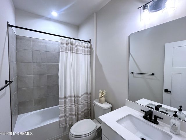 1 Halifax Road 1, Bayville, NJ 08721