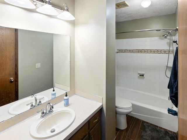 1694 119th Avenue NW, Coon Rapids, MN 55448