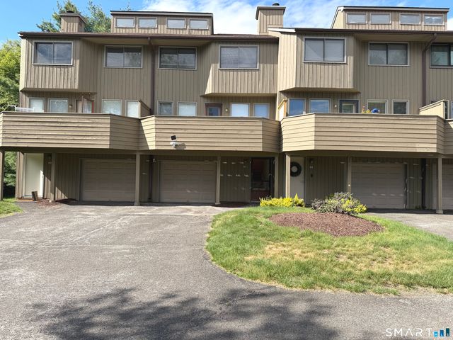 61 Far View Commons 61, Southbury, CT 06488