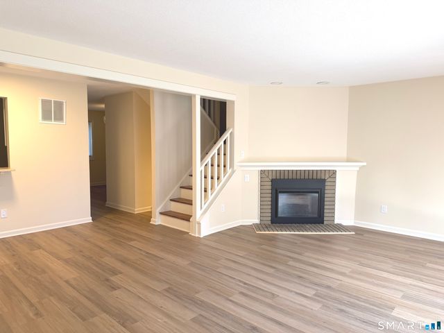 61 Far View Commons 61, Southbury, CT 06488