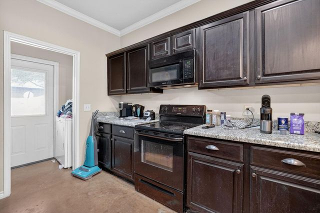 130 Armored Avenue, College Station, TX 77845