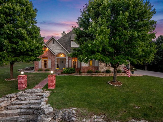 245 Golf Club Drive, Hollister, MO 65672