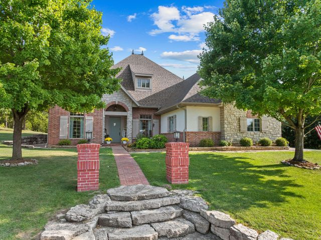245 Golf Club Drive, Hollister, MO 65672