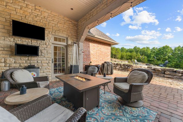 245 Golf Club Drive, Hollister, MO 65672