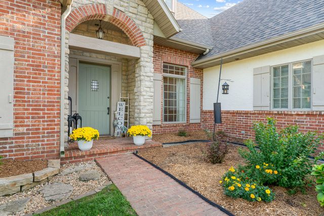 245 Golf Club Drive, Hollister, MO 65672