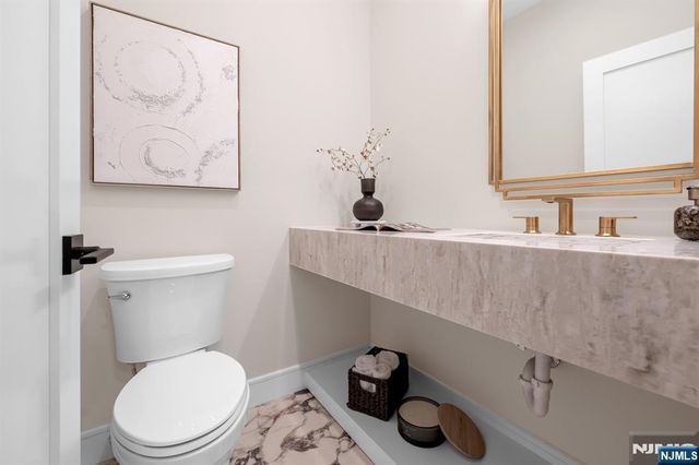 92 W Main Street, Ramsey, NJ 07446