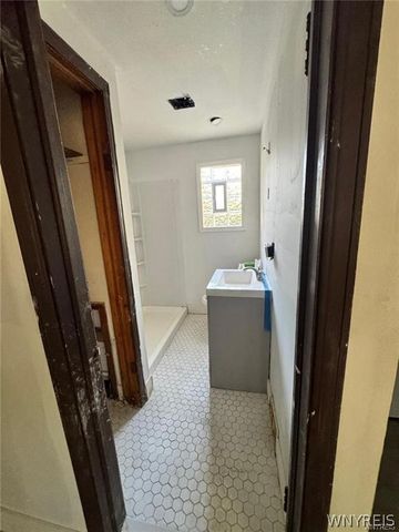 1540 Whitney Avenue, Niagara Falls, NY 14301