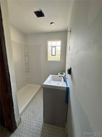 1540 Whitney Avenue, Niagara Falls, NY 14301