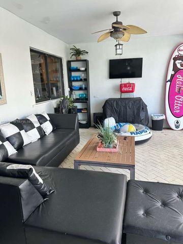 2827 Mckinley St, Hollywood, FL 33020