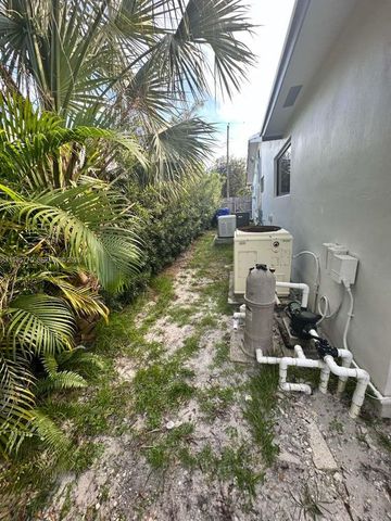 2827 Mckinley St, Hollywood, FL 33020