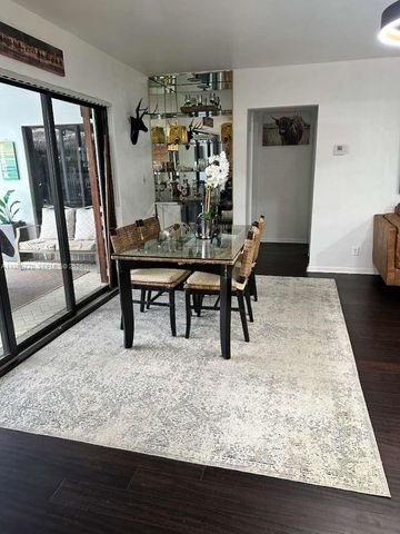 2827 Mckinley St, Hollywood, FL 33020