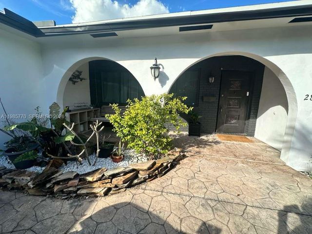 2827 Mckinley St, Hollywood, FL 33020