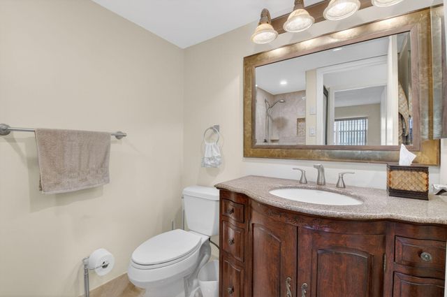 205 Flanders E, Delray Beach, FL 33484