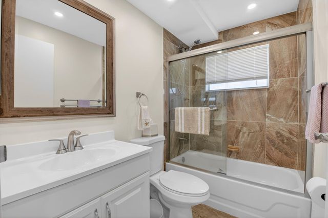 205 Flanders E, Delray Beach, FL 33484