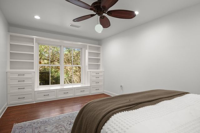 1601 Whitney WAY, Austin, TX 78741