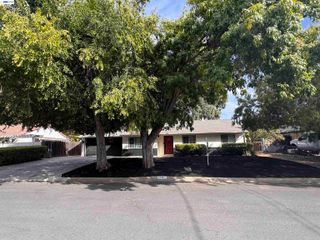 1580 Placer Dr, Concord, CA 94521